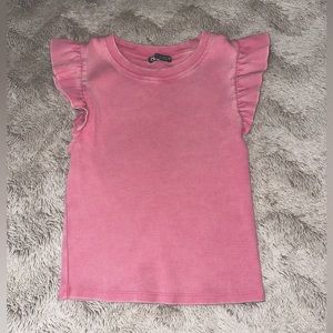 Cute tank top with fun shoulders